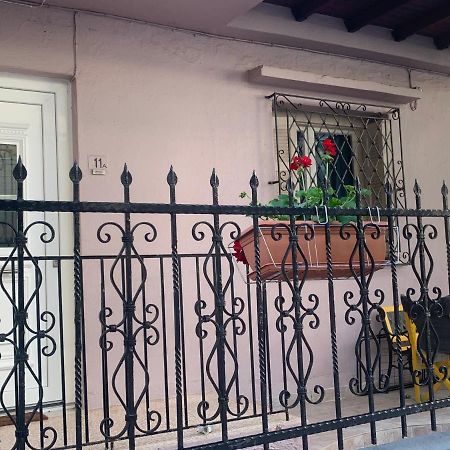 Apartamento Lovely Place With Veranda Larissa Exterior foto